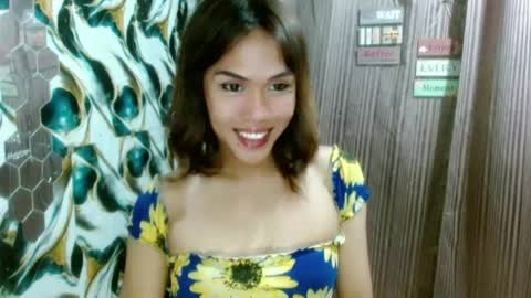 Snapshot of slutqueen_raz chatting on July 3, 2:56 pm Raz online show from July 3, 2:56 pm
