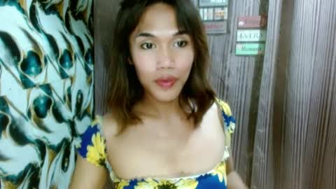Snapshot of slutqueen_raz chatting on July 6, 5:15 pm Raz online show from July 6, 5:15 pm