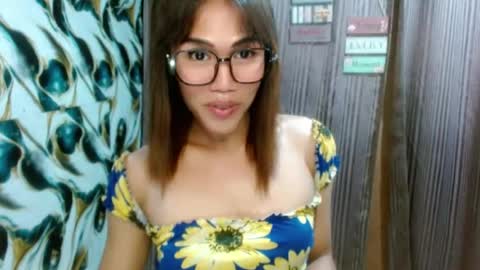 Snapshot of slutqueen_raz chatting on July 21, 11:56 am Raz online show from July 21, 11:56 am
