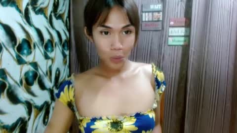 Snapshot of slutqueen_raz chatting on July 22, 1:52 am Raz online show from July 22, 1:52 am