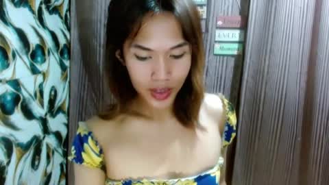 Snapshot of slutqueen_raz chatting on July 25, 12:42 am Raz online show from July 25, 12:42 am