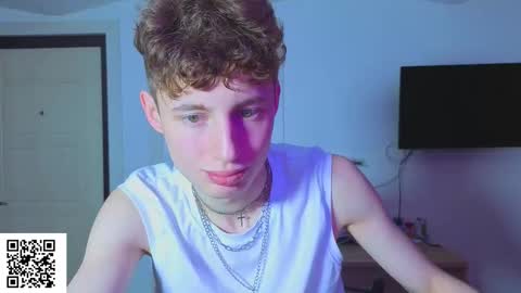 sluttsavage online show from March 31, 11:21 am