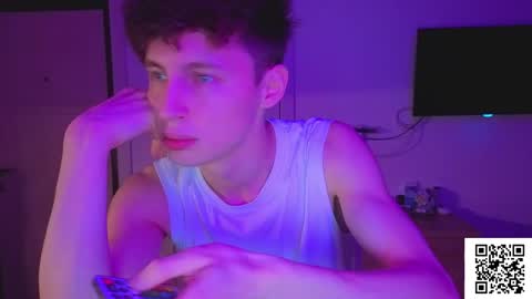 sluttsavage online show from April 6, 7:15 pm