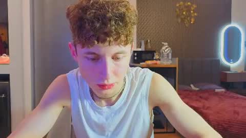 Snapshot of sluttsavage chatting on June 16, 11:51 pm sluttsavage online show from June 16, 11:51 pm