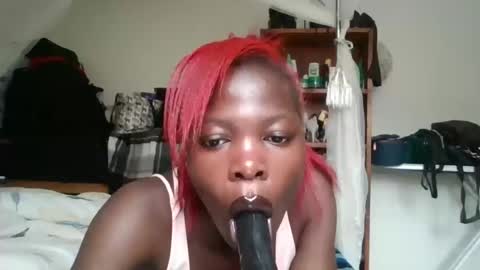 Snapshot of slutty_936915 chatting on June 27, 10:53 am slutty_936915 online show from June 27, 10:53 am