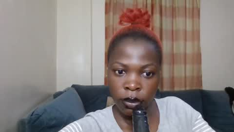 Snapshot of slutty_936915 chatting on July 23, 10:40 pm slutty_936915 online show from July 23, 10:40 pm