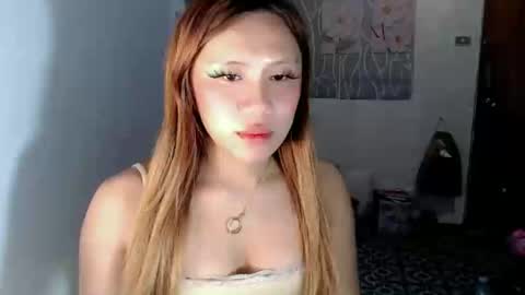 slutty_babex online show from March 27, 6:18 pm