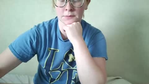 Snapshot of slutty_redhead3 chatting on June 13, 4:27 pm Slutty redhead3 online show from June 13, 4:27 pm