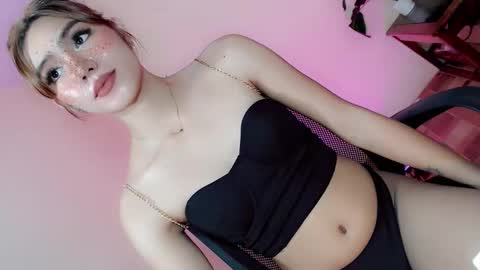 Snapshot of slutty_rose69 chatting on April 30, 9:19 pm slutty_rose69 online show from April 30, 9:19 pm