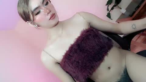 Snapshot of slutty_rose69 chatting on May 16, 11:46 pm slutty_rose69 online show from May 16, 11:46 pm