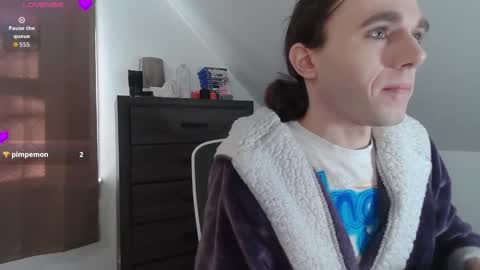 Snapshot of sluttyhorrorparty chatting on December 5, 6:37 pm Natsu online show from December 5, 6:37 pm