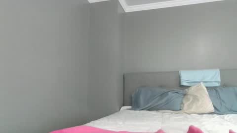 Snapshot of sluttyjess31 chatting on February 26, 4:17 pm Jessica online show from February 26, 4:17 pm