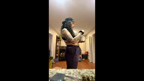 Snapshot of sluttylittlexxx chatting on March 2, 7:15 am SluttyLittleXXX online show from March 2, 7:15 am