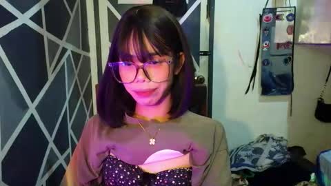 sluttypatotie online show from February 10, 5:28 pm