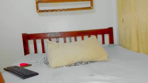 Sexyslutt online show from September 25, 1:59 pm