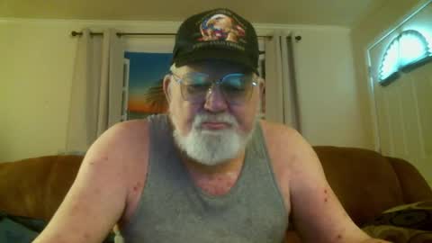 Snapshot of slydevi1 chatting on November 18, 4:55 pm Slydevil online show from November 18, 4:55 pm