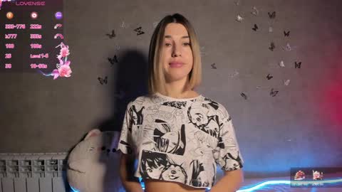 Snapshot of smaillev chatting on January 13, 8:37 pm Melani online show from January 13, 8:37 pm