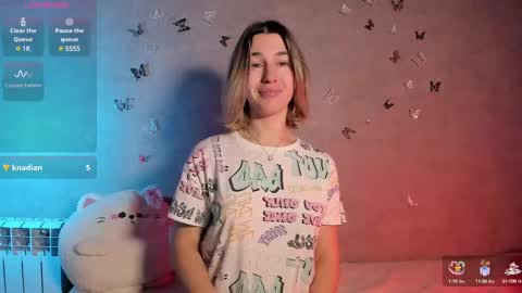 Snapshot of smaillev chatting on February 9, 11:04 pm Melani online show from February 9, 11:04 pm