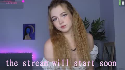 Emily online show from December 1, 8:20 pm