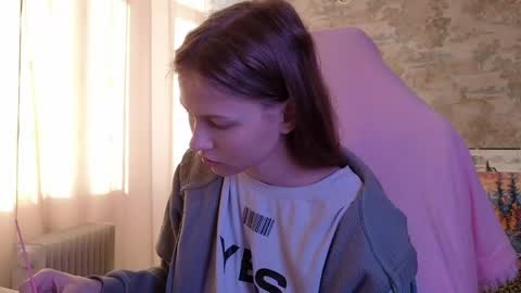 Snapshot of small_emma0 chatting on April 6, 2:51 pm Emma online show from April 6, 2:51 pm