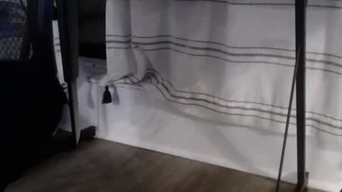 Snapshot of smallddickw chatting on February 23, 12:41 am smallddickw online show from February 23, 12:41 am