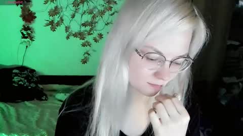 Snapshot of smallimpmeili chatting on November 7, 7:36 pm smallimpmeili online show from November 7, 7:36 pm