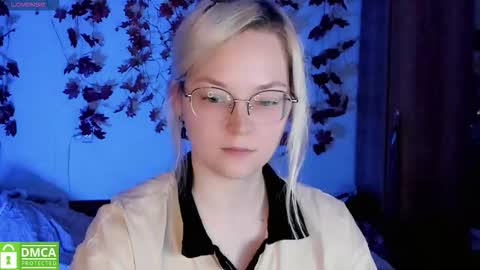 Snapshot of smallimpmeili chatting on November 21, 7:23 pm smallimpmeili online show from November 21, 7:23 pm