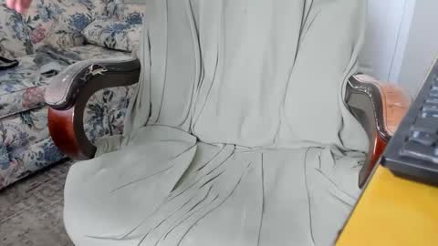 Snapshot of smallniceguyfrommi chatting on January 13, 5:12 pm smallniceguyfrommi online show from January 13, 5:12 pm