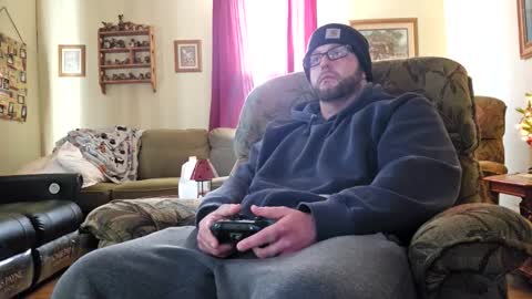 Snapshot of smalltownbighandsome chatting on December 14, 9:08 pm smalltownbighandsome online show from December 14, 9:08 pm