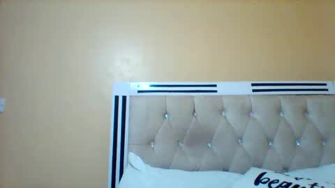 Snapshot of smartqueen1 chatting on February 20, 2:06 pm Katerina online show from February 20, 2:06 pm