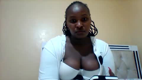 Snapshot of smartqueen1 chatting on April 18, 3:10 am Katerina online show from April 18, 3:10 am
