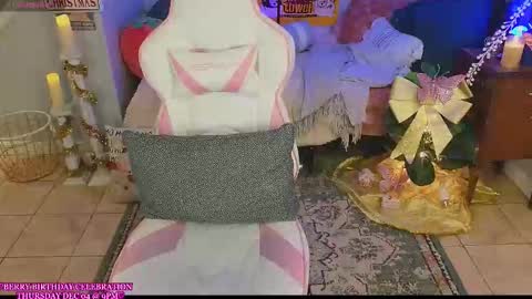 Snapshot of smashberry chatting on December 4, 4:05 pm bb online show from December 4, 4:05 pm