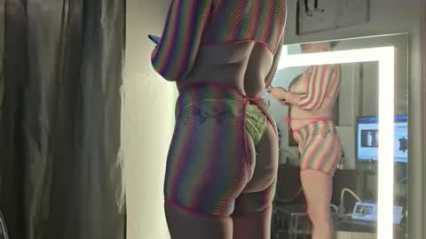 smashinganna916 online show from February 16, 9:49 am