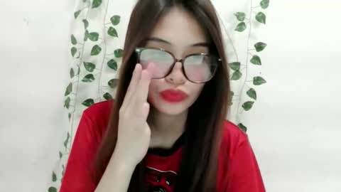 Snapshot of smellon_shake chatting on October 18, 5:32 am Julia online show from October 18, 5:32 am