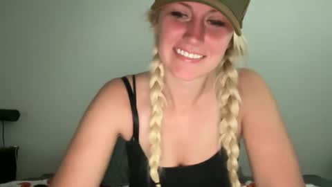 Snapshot of smexxii93 chatting on September 29, 3:39 pm smexxii93 online show from September 29, 3:39 pm