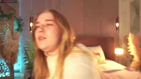 Mia online show from March 16, 5:24 am