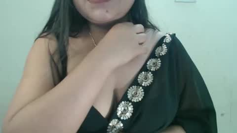 Snapshot of smiley_queen99 chatting on April 19, 12:48 pm smiley online show from April 19, 12:48 pm