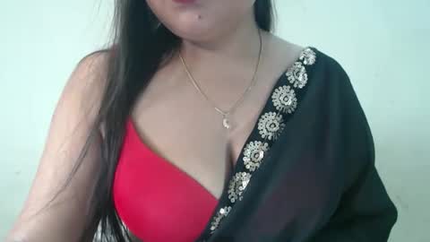 Snapshot of smiley_queen99 chatting on April 26, 3:04 am smiley online show from April 26, 3:04 am