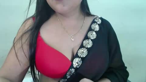 Snapshot of smiley_queen99 chatting on April 26, 3:10 pm smiley online show from April 26, 3:10 pm