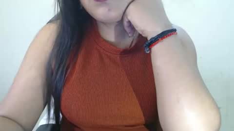 Snapshot of smiley_queen99 chatting on May 1, 10:09 am smiley online show from May 1, 10:09 am