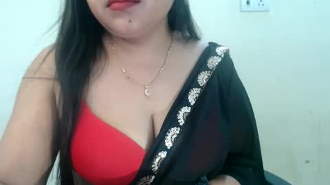 Snapshot of smiley_queen99 chatting on May 20, 4:07 am smiley online show from May 20, 4:07 am