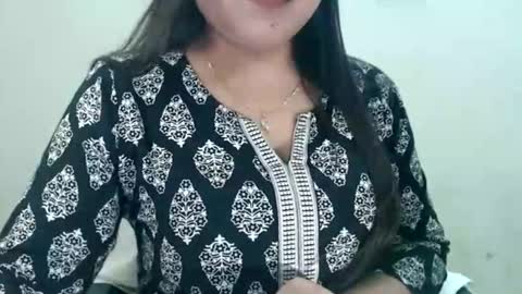 Snapshot of smiley_queen99 chatting on May 29, 2:04 pm smiley online show from May 29, 2:04 pm