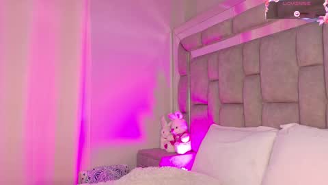      online show from October 19, 6:08 pm