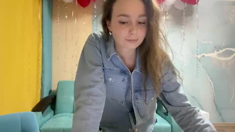 Snapshot of smiling_riddle chatting on February 17, 5:43 pm smiling_riddle online show from February 17, 5:43 pm