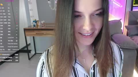 Snapshot of smilym chatting on December 13, 6:00 am smilym online show from December 13, 6:00 am