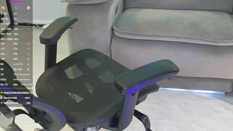 Snapshot of smilym chatting on March 7, 5:29 am smilym online show from March 7, 5:29 am