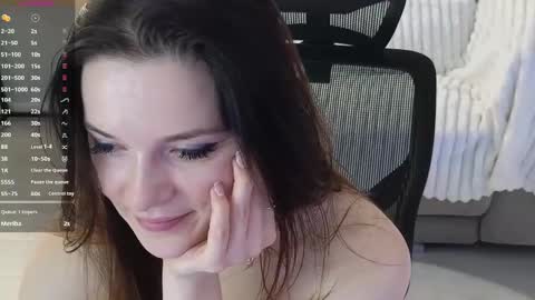 Snapshot of smilym chatting on March 8, 5:07 am smilym online show from March 8, 5:07 am