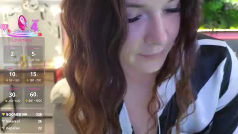 Snapshot of smilym chatting on October 26, 2:01 pm smilym online show from October 26, 2:01 pm