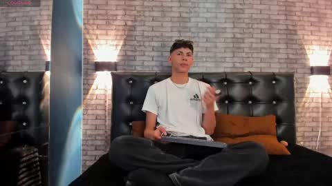 Smith online show from April 16, 8:20 pm