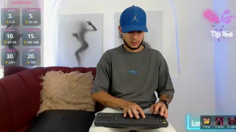 777 online show from April 12, 11:43 pm